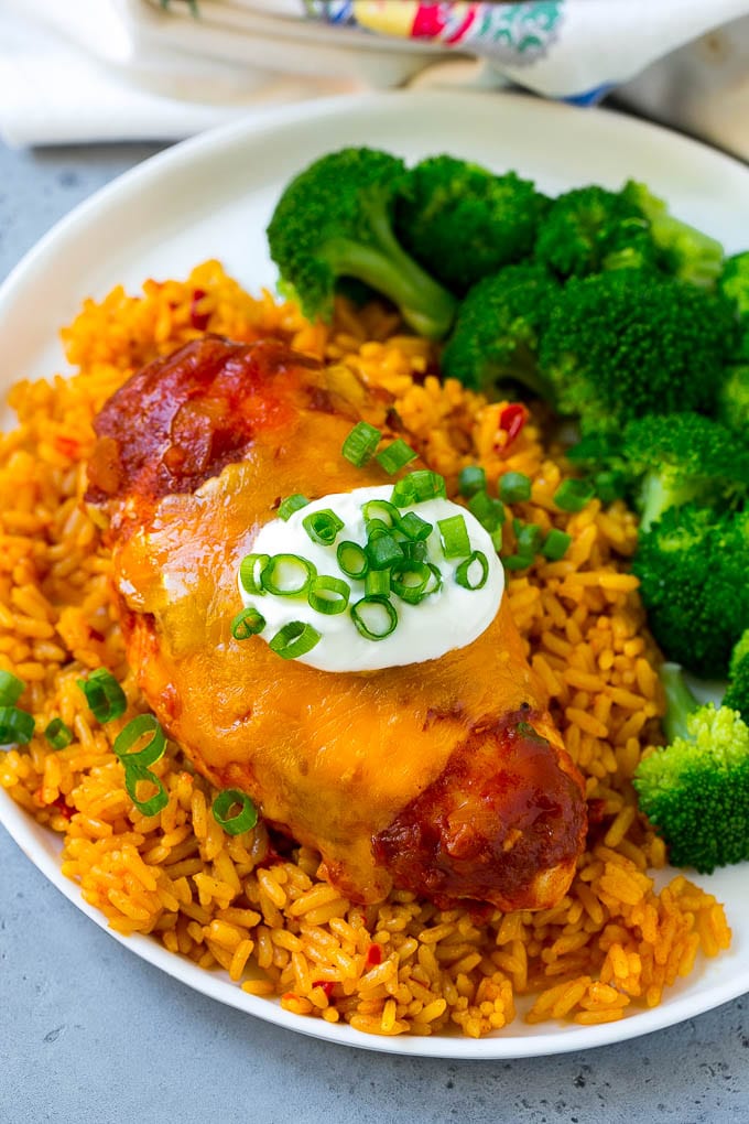 Salsa Chicken Recipe | Baked Chicken | Mexican Chicken #chicken #salsa #mexican #lowcarb #keto #glutenfree #dinner #jonep Salsa chicken served over Mexican rice with broccoli.