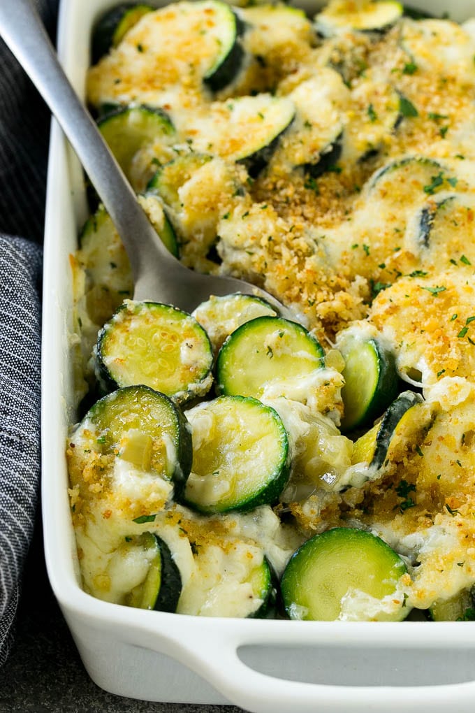 Zucchini Gratin Recipe | Cheesy Zucchini | Baked Zucchini | Easy Zucchini Recipe #zucchini #casserole #cheese #dinner #sidedish #jonep Zucchini gratin with creamy zucchini, cheese and crispy breadcrumbs.