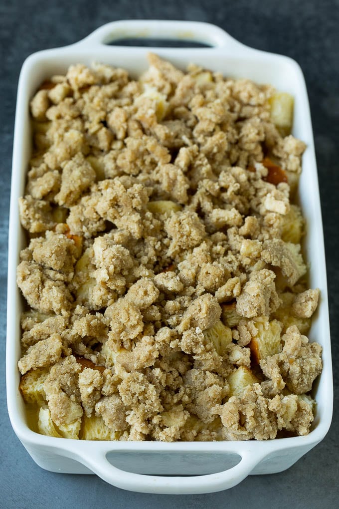 French Toast Casserole Recipe | French Toast Bake #frenchtoast #casserole #breakfast #brunch #jonep #bread French toast bake topped with cinnamon streusel.