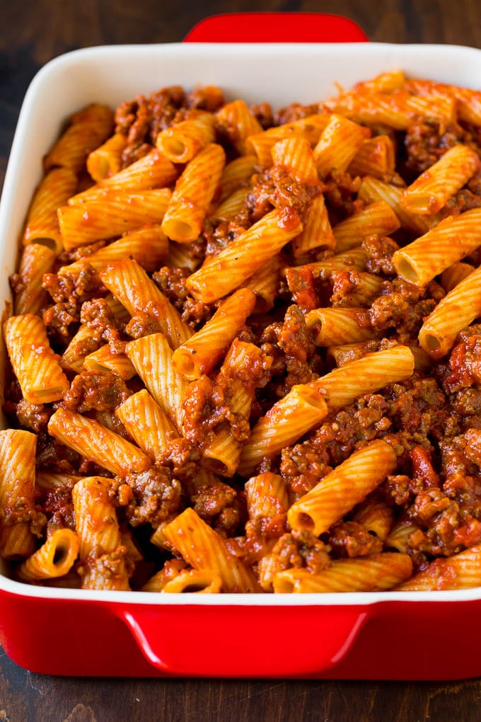 Baked Rigatoni Pasta #pasta #dinner #italianfood #groundbeef #jonep #casserole Rigatoni pasta tossed with meat sauce.