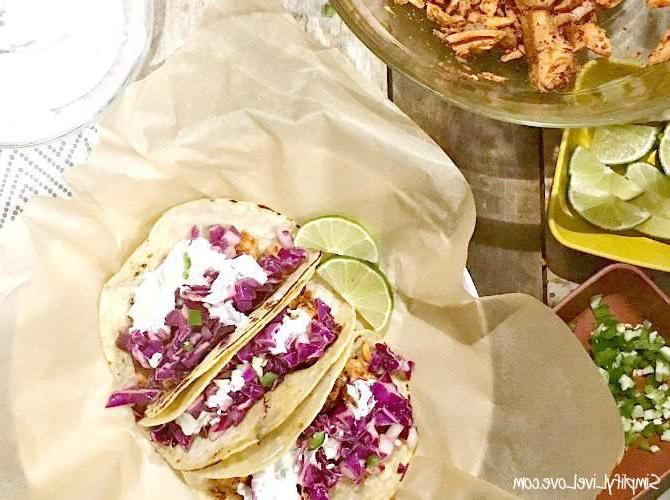 Salm-Straattaco's Goedgekeur Deur 5/6 Van My Gesin 2 Salm Straat Tacos met rooikool slaai en lemmetjie room sous