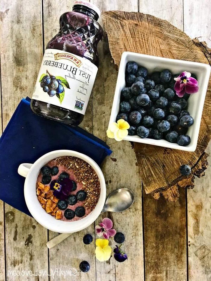Nice Cream Μύρτιλου φτιαγμένο με χυμό μύρτιλου R.W. Knudsen Just Blueberry