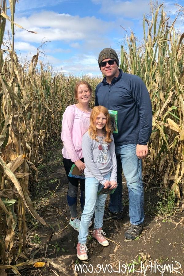 Besoek die Madison County Brûe en Meer Pret in Winterset Iowa! 20 binne die mielie doolhof by die pampoenplaas