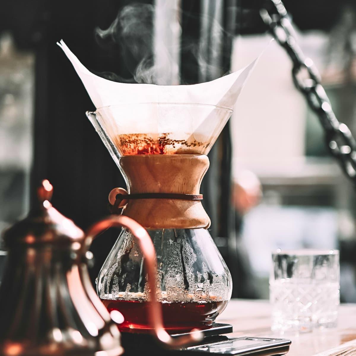 Volhoubare Geskenke vir Hom: Die Ultieme Ekovriendelike Geskenkgids vir 2024 3 Opgooi koffiemaker - Eko-vriendelike geskenk