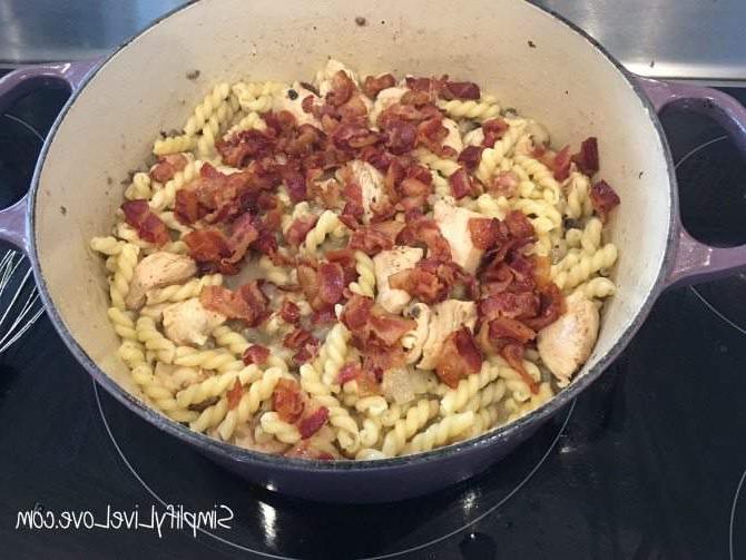 Eenpot Hoender, Spek en Sampioen Pasta 3 chicken, bacon, mushroom pasta