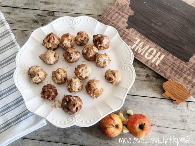 Geglasuurde Appelpoffertjiekoekie Happies 3 Apple Fritter Cookie Bites made with Bob's Red Mill for the 50 States of Cookies promotion!