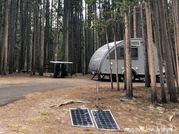 Kampwenke: Beplan Jou Eerste Gesinskampreis 3 Traanvormige kampeerwa by Yellowstone Nasionale Park, 'n kompakte kampoplossing