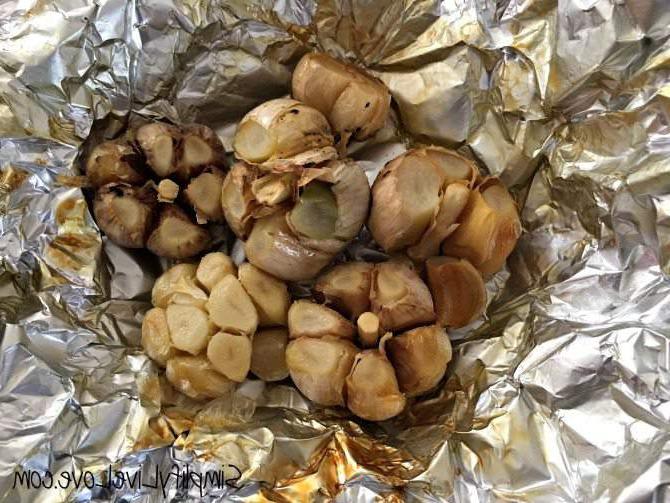 Plaas-tot-Tafel Romige Geroosterde Knoffel Slaaisous 5 geroosterde knoffel