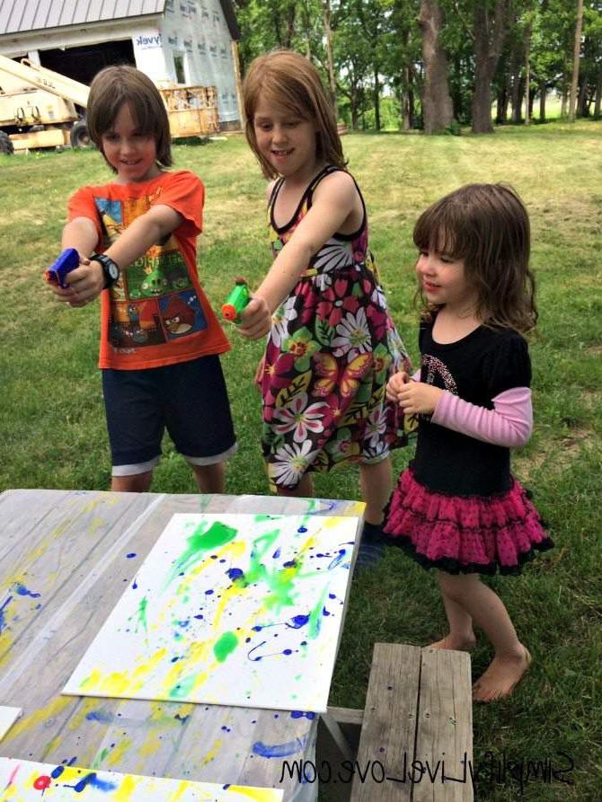 Spuitpistool Doek Kuns – Kinders Geniet die Kreatiewe Proses
