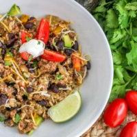 Vinnig en Maklik Eenpot Rys, Bone en Beesvleis Burritobak Resep 7 finale bord vol eenpot burrito bak