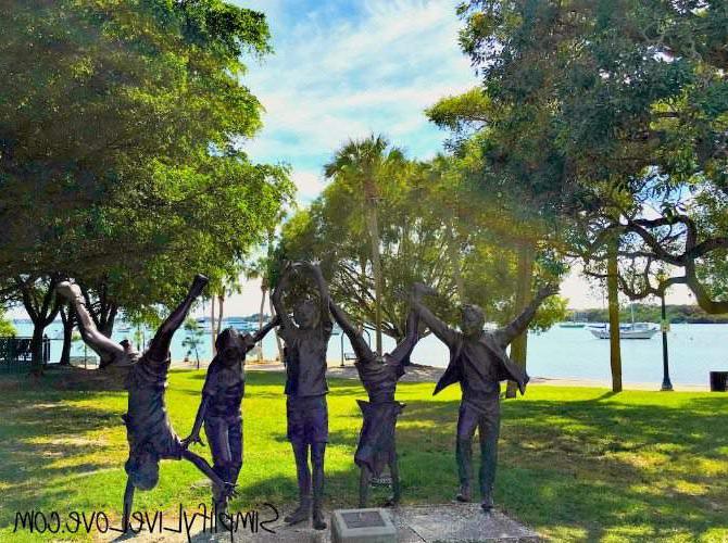 «Olympic Wannabees» γλυπτό στο Sarasota Bayfront Park.