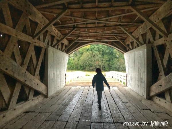 Besoek die Madison County Brûe en Meer Pret in Winterset Iowa! 8 binne die roseman brug madison county brugge