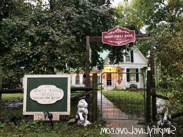 Besoek die Madison County Brûe en Meer Pret in Winterset Iowa! 10 regter lewis huis b & b