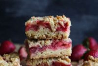 Classic Strawberry Rhubarb Crumb Bars