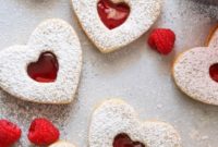 Classic Raspberry Almond Linzer Cookies