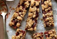 Jammy Oat Crumble Bars