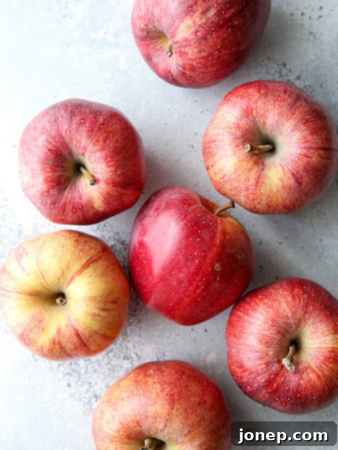 The best apples for baking are firm, tart varieties like Gala, Honeycrisp, Jonathan, and Jonagold.