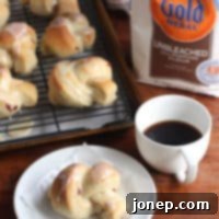 Zesty Cranberry Orange Breakfast Swirls 2 Cranberry Orange Breakfast Knots