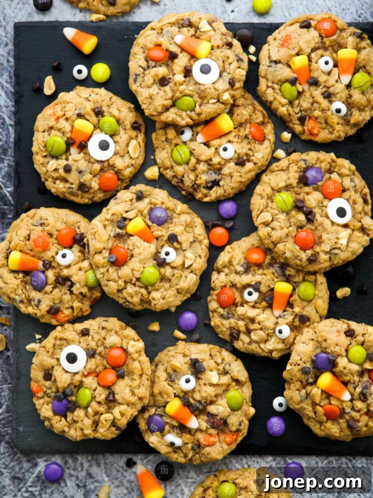 Ghoulish Halloween Cookie Delights 15 featured 43428
