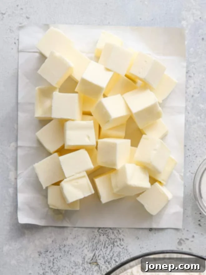 Ten Steps to Cake-Baking Bliss 6 Close-up of a kitchen scale accurately measuring cake ingredients